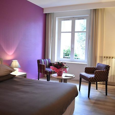 Logis Hotel Saint-Roch Pleumartin Exterior photo