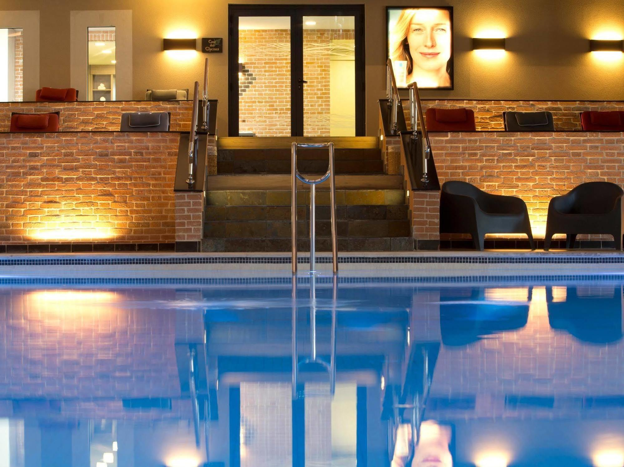 Logis Hotel Saint-Roch Pleumartin Exterior photo